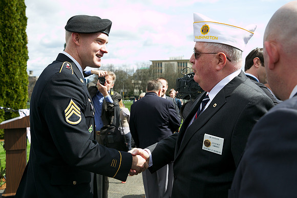 20140402_LegWA_0217ab