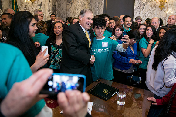 20140226_LegWA_2908sh